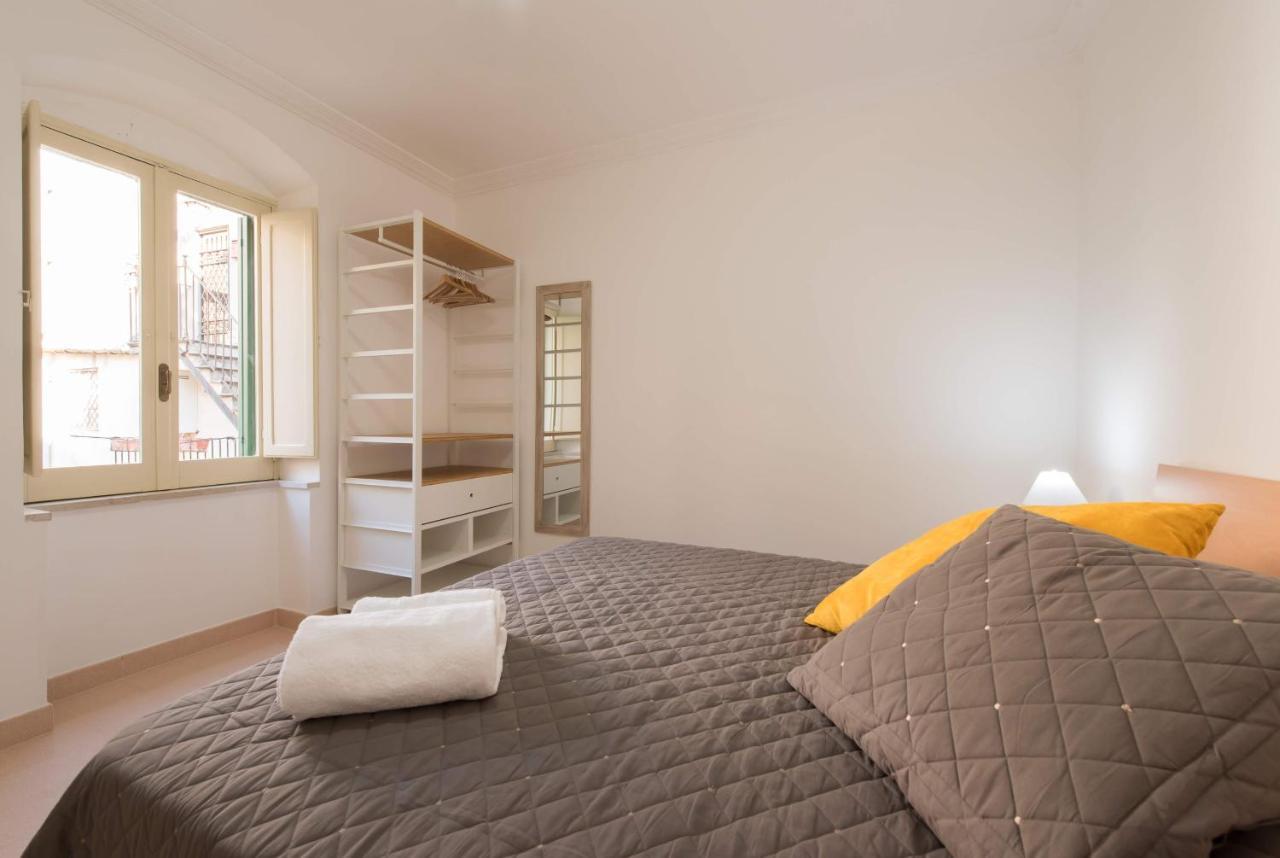 Duomo Seaside Deluxe Apartment By Ortigia Apartments Syracuse ภายนอก รูปภาพ