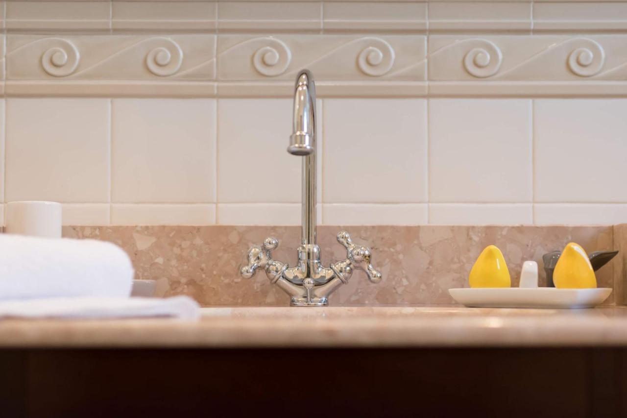 Duomo Seaside Deluxe Apartment By Ortigia Apartments Syracuse ภายนอก รูปภาพ