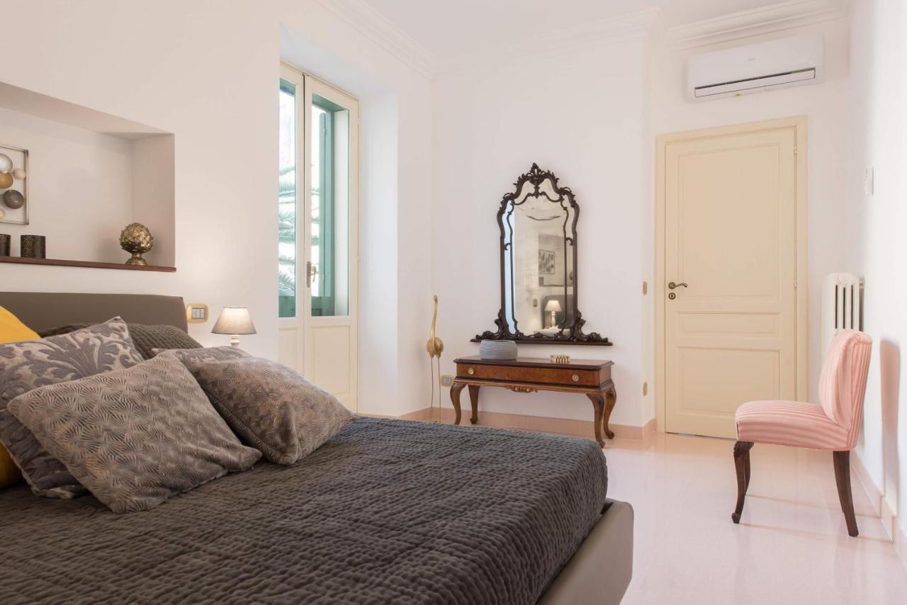 Duomo Seaside Deluxe Apartment By Ortigia Apartments Syracuse ภายนอก รูปภาพ