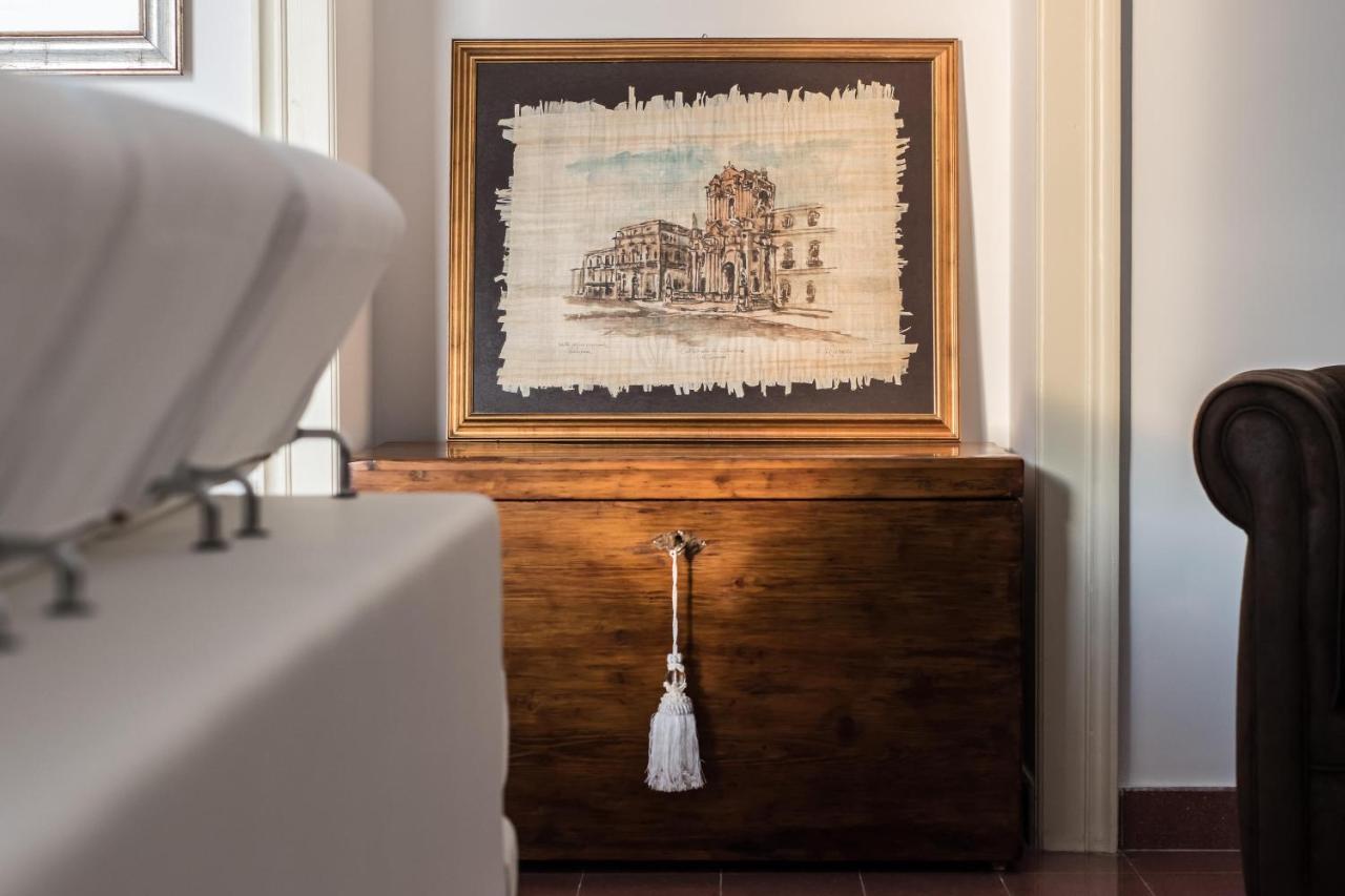 Duomo Seaside Deluxe Apartment By Ortigia Apartments Syracuse ภายนอก รูปภาพ