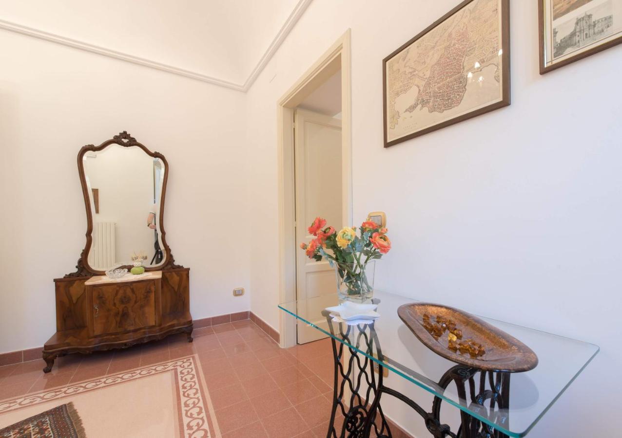 Duomo Seaside Deluxe Apartment By Ortigia Apartments Syracuse ภายนอก รูปภาพ