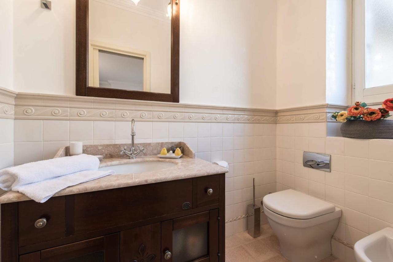 Duomo Seaside Deluxe Apartment By Ortigia Apartments Syracuse ภายนอก รูปภาพ