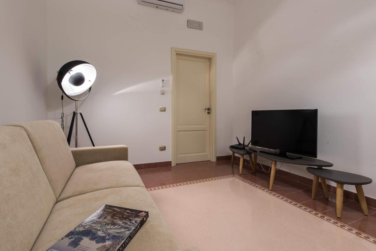 Duomo Seaside Deluxe Apartment By Ortigia Apartments Syracuse ภายนอก รูปภาพ