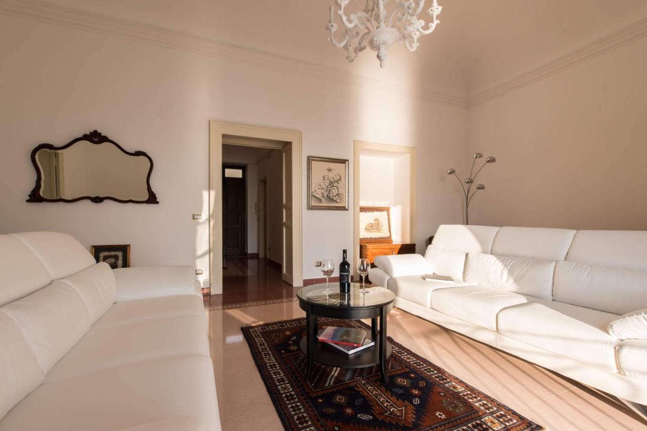 Duomo Seaside Deluxe Apartment By Ortigia Apartments Syracuse ภายนอก รูปภาพ